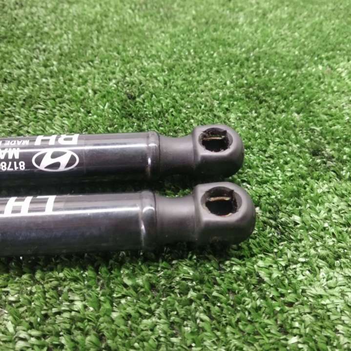 81770J9000 Амортизатор крышки багажника комплект Hyundai Kona 2020г. | Фото № 4 81770J9000 Амортизатор крышки багажника комплект Hyundai Kona 2020г. - Фото 4