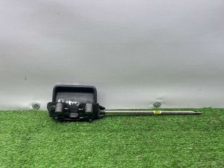 Ручка внутренняя сдвижной двери правой  Volkswagen Caddy 3 2005г. | Фото № 3   Ручка внутренняя сдвижной двери правой  Volkswagen Caddy 3 2005г. - Фото 3