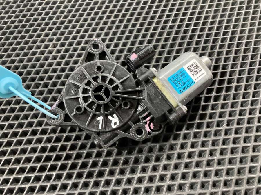 83450L3000 Моторчик стеклоподъемника задний левый  Kia K5 3 2020г. | Фото № 5  83450L3000 Моторчик стеклоподъемника задний левый  Kia K5 3 2020г. - Фото 5