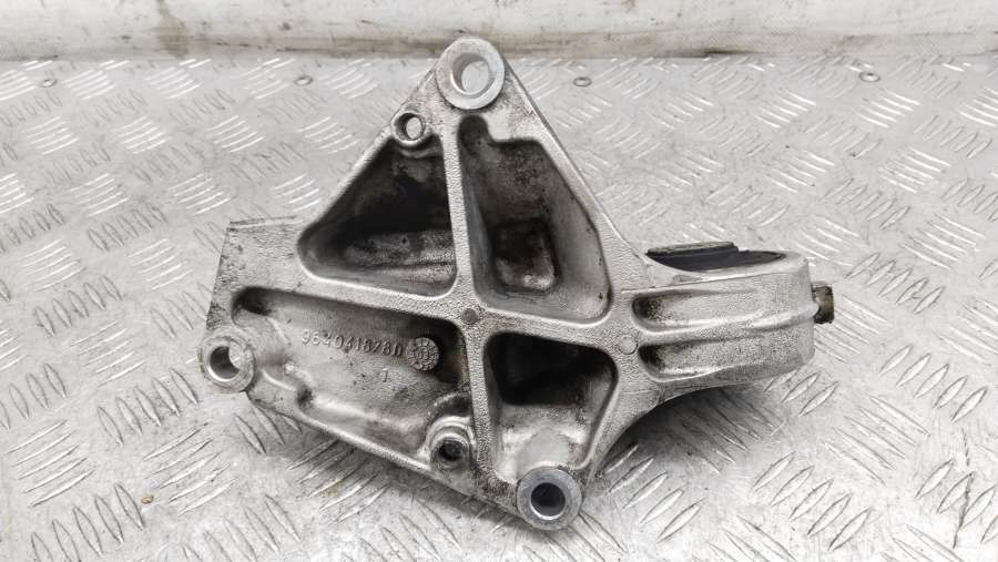 9640418780 Кронштейн полуоси Citroen C5 2002г. | Фото № 4 9640418780 Кронштейн полуоси Citroen C5 2002г. - Фото 4