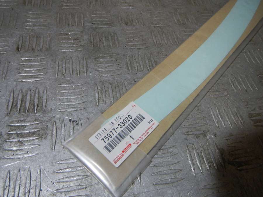 7597733020 Накладка двери задней правой Toyota Camry 0000г. | Фото № 2 7597733020 Накладка двери задней правой Toyota Camry 0000г. - Фото 2