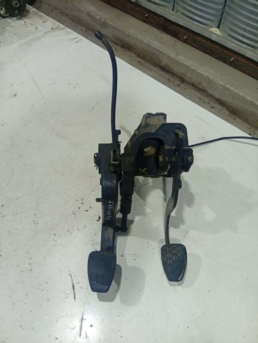 Педальный узел Mercedes Sprinter W901-905 2000г. | Фото № 3 Педальный узел Mercedes Sprinter W901-905 2000г. - Фото 3