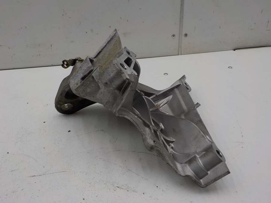 6R0199185A Опора двигателя Volkswagen Polo (Sed RUS) 0000г. | Фото № 1 6R0199185A Опора двигателя Volkswagen Polo (Sed RUS) 0000г. - Фото 1