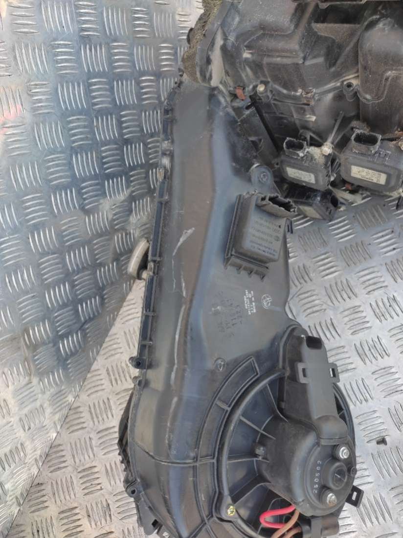 Корпус печки Audi A6 C5 (S6,RS6) 2002г. | Фото № 5 Корпус печки Audi A6 C5 (S6,RS6) 2002г. - Фото 5