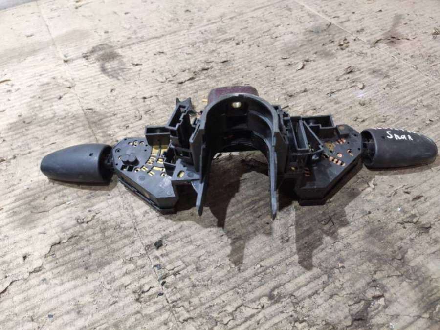 Переключатель подрулевой (стрекоза) Volkswagen Sharan 1 1999г. | Фото № 5 Переключатель подрулевой (стрекоза) Volkswagen Sharan 1 1999г. - Фото 5