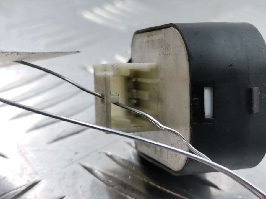 8E0959565 Джойстик регулировки зеркал Audi A4 B6 (2000-2006) Седан 2004г. | Фото № 3 8E0959565 Джойстик регулировки зеркал Audi A4 B6 (2000-2006) Седан 2004г. - Фото 3