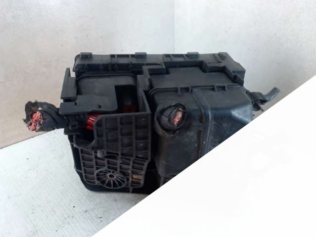 Блок предохранителей (реле) Volkswagen Passat 6 (2005 - 2010) Универсал 2008г. | Фото № 4 Блок предохранителей (реле) Volkswagen Passat 6 (2005 - 2010) Универсал 2008г. - Фото 4