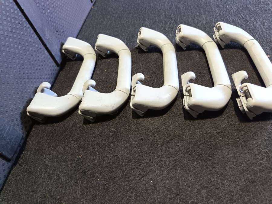 Ручка внутренняя потолочная Volkswagen Sharan 1 2006г. | Фото № 5 Ручка внутренняя потолочная Volkswagen Sharan 1 2006г. - Фото 5