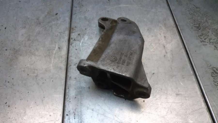 1H0199354E Кронштейн двигателя Volkswagen Golf 3 поколение 1992г. | Фото № 2 1H0199354E Кронштейн двигателя Volkswagen Golf 3 поколение 1992г. - Фото 2