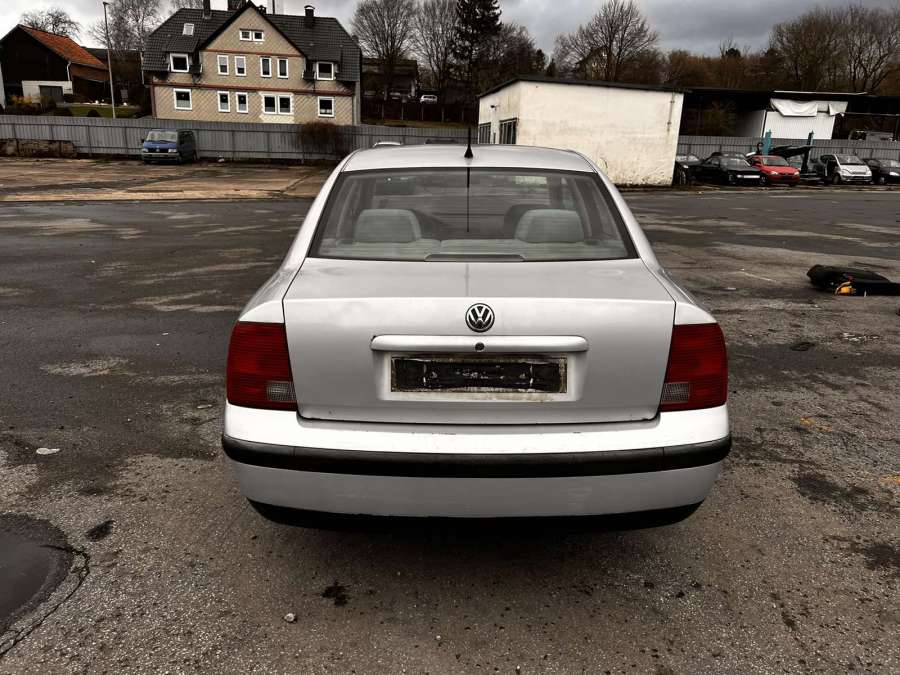 3B0953235B Кнопка аварийной сигнализации Volkswagen Passat 5 (1996-2000) Седан 1996г. | Фото № 8 3B0953235B Кнопка аварийной сигнализации Volkswagen Passat 5 (1996-2000) Седан 1996г. - Фото 8