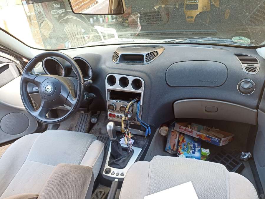 Натяжитель ремня генератора (приводного поликлинового ремня Alfa Romeo 156 (932) (1997-2007) Универсал 2004г. | Фото № 10 Натяжитель ремня генератора (приводного поликлинового ремня Alfa Romeo 156 (932) (1997-2007) Универсал 2004г. - Фото 10