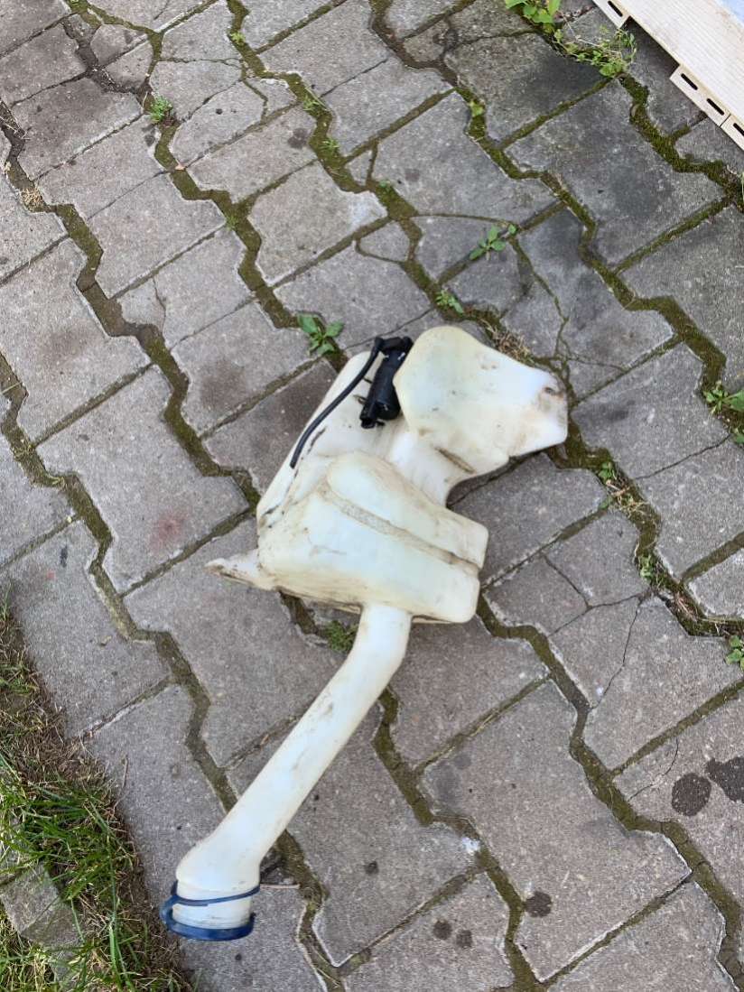 9642775480964277558035200000063520100006 Бачок омывателя  Peugeot Partner 1 2001г. | Фото № 1  9642775480964277558035200000063520100006 Бачок омывателя  Peugeot Partner 1 2001г. - Фото 1