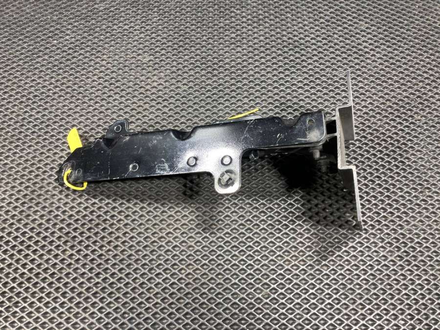 EX5316795AAT2P1221T2R23897 Кронштейн (крепление) радиатора  Jaguar F-Type  X152 2019г. | Фото № 4  EX5316795AAT2P1221T2R23897 Кронштейн (крепление) радиатора  Jaguar F-Type  X152 2019г. - Фото 4