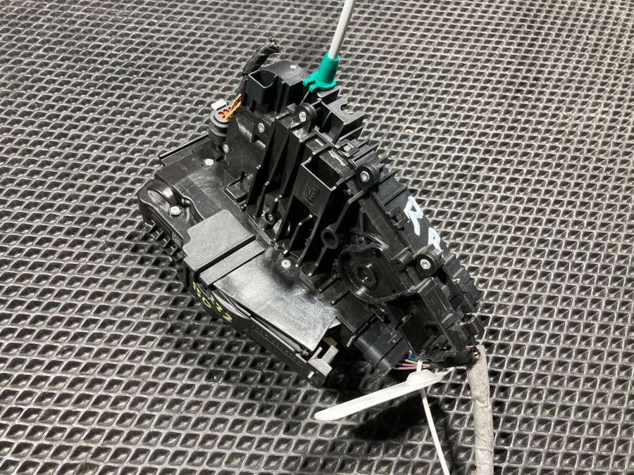 A2227661200A0997303400 Замок двери задней правой Mercedes-Benz S W222/C217/A217 2018г. | Фото № 7 A2227661200A0997303400 Замок двери задней правой Mercedes-Benz S W222/C217/A217 2018г. - Фото 7