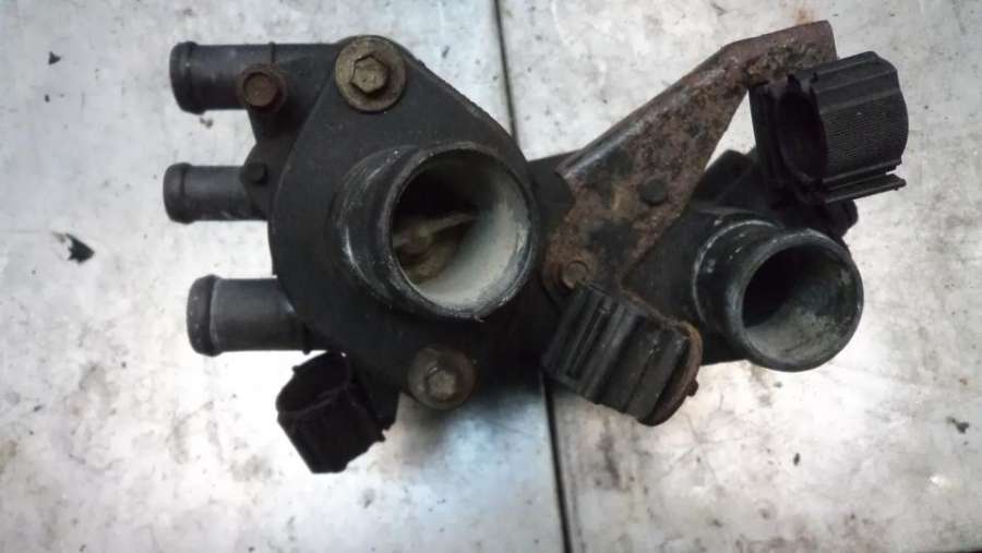 032121111NQ Корпус термостата Volkswagen Golf 3 поколение 1998г. | Фото № 5 032121111NQ Корпус термостата Volkswagen Golf 3 поколение 1998г. - Фото 5