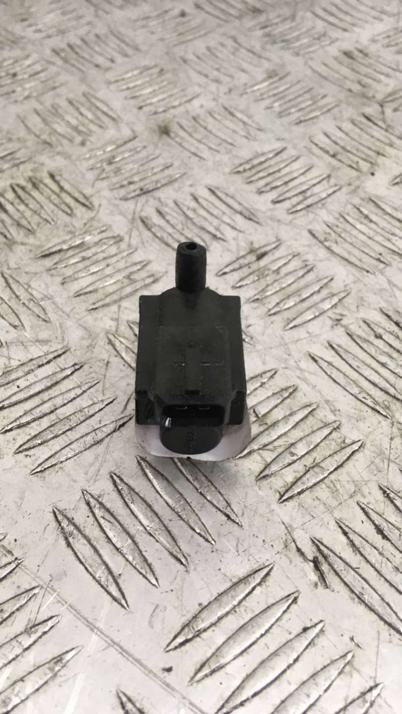 1742712 Электромагнитный клапан BMW 3 2006г. | Фото № 2 1742712 Электромагнитный клапан BMW 3 2006г. - Фото 2