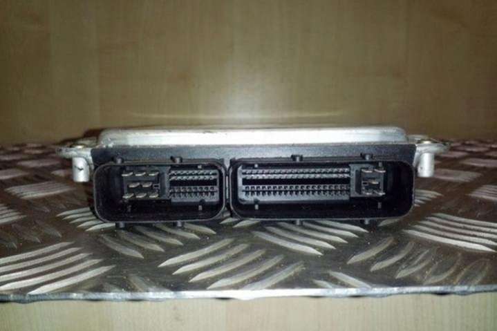 4B1907401D Блок управления двигателем  Audi A6 C5/4B (1997-2004) 1997г. | Фото № 3  4B1907401D Блок управления двигателем  Audi A6 C5/4B (1997-2004) 1997г. - Фото 3