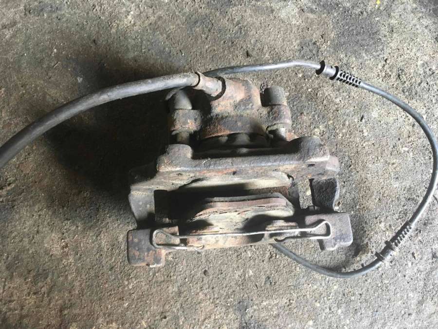 Суппорт тормозной передний левый  Mercedes-Benz E W210/S210 2000г. | Фото № 3   Суппорт тормозной передний левый  Mercedes-Benz E W210/S210 2000г. - Фото 3