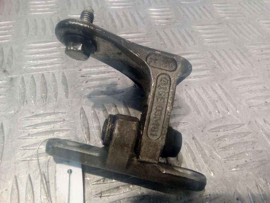 Петля двери передней правой Mercedes C-Class (W203) (2000-2008) Седан 2003г. | Фото № 3 Петля двери передней правой Mercedes C-Class (W203) (2000-2008) Седан 2003г. - Фото 3