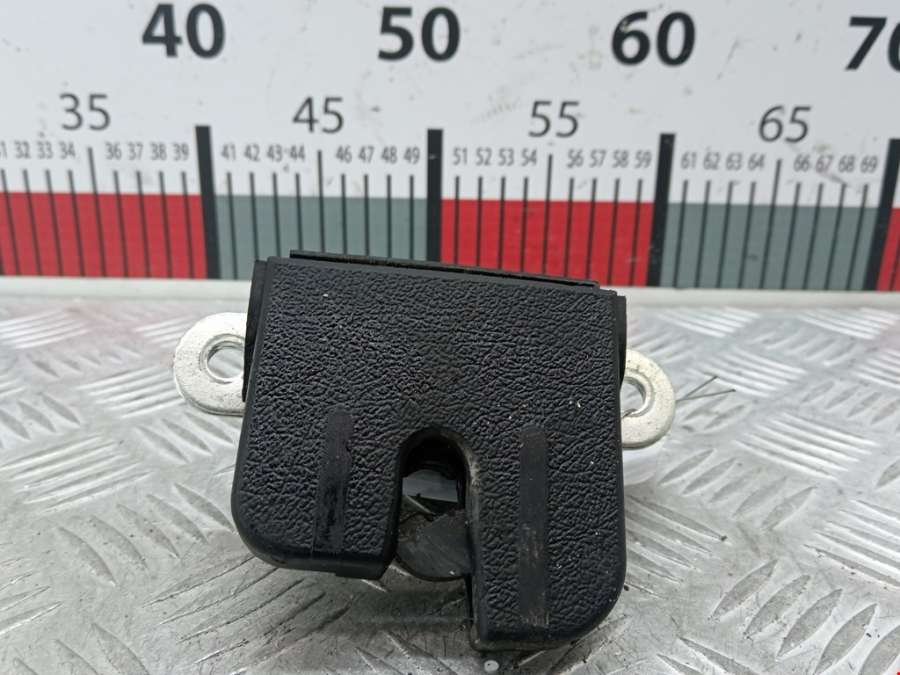 1T0827505G Замок крышки багажника Volkswagen Touran 1 (2003-2015) Минивэн 2004г. | Фото № 1 1T0827505G Замок крышки багажника Volkswagen Touran 1 (2003-2015) Минивэн 2004г. - Фото 1