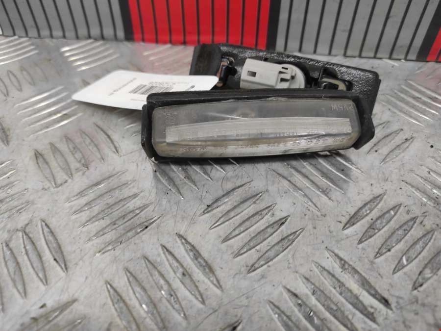 Подсветка номера Lexus RX 2 (XU30) (2003-2009) Внедорожник 5дв. 2003г. | Фото № 2 Подсветка номера Lexus RX 2 (XU30) (2003-2009) Внедорожник 5дв. 2003г. - Фото 2