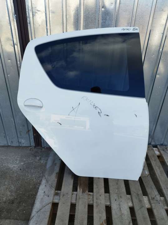 2005-2014 Дверь задняя правая Toyota Aygo 1 поколение (2005-2008) 2005г. | Фото № 1 2005-2014 Дверь задняя правая Toyota Aygo 1 поколение (2005-2008) 2005г. - Фото 1