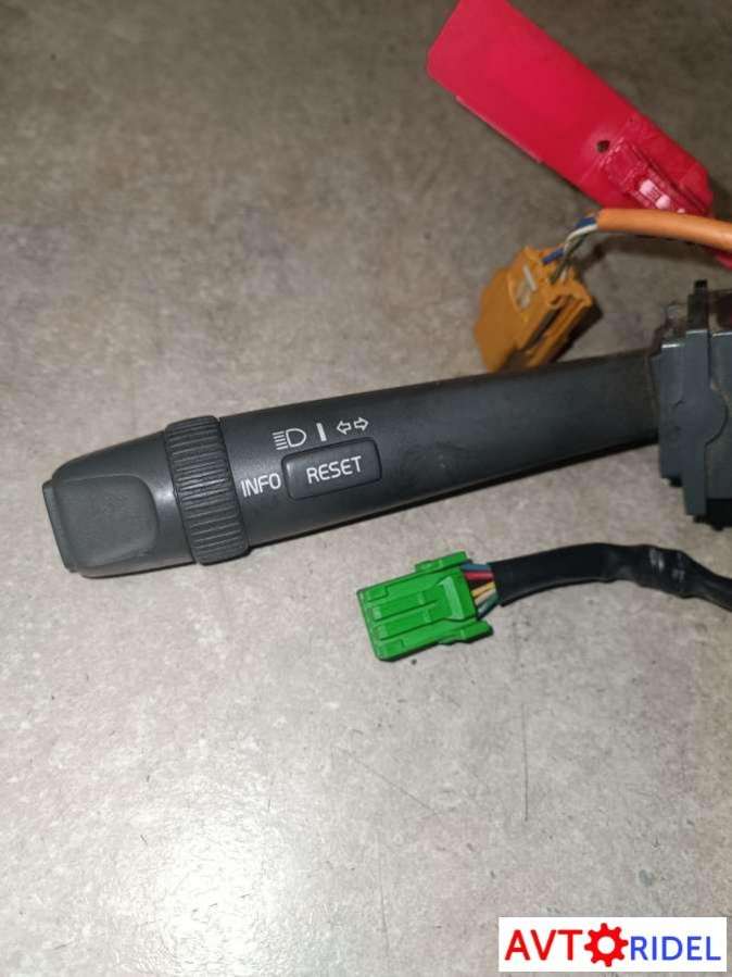 Переключатель подрулевой (стрекоза) Volvo V70 (2000 - 2008) 2002г. | Фото № 3 Переключатель подрулевой (стрекоза) Volvo V70 (2000 - 2008) 2002г. - Фото 3