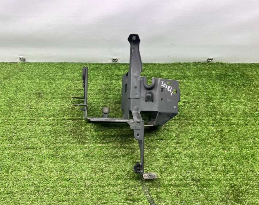 4B0614119AA Кронштейн (крепление)  Volkswagen Passat B5 2003г. | Фото № 4  4B0614119AA Кронштейн (крепление)  Volkswagen Passat B5 2003г. - Фото 4