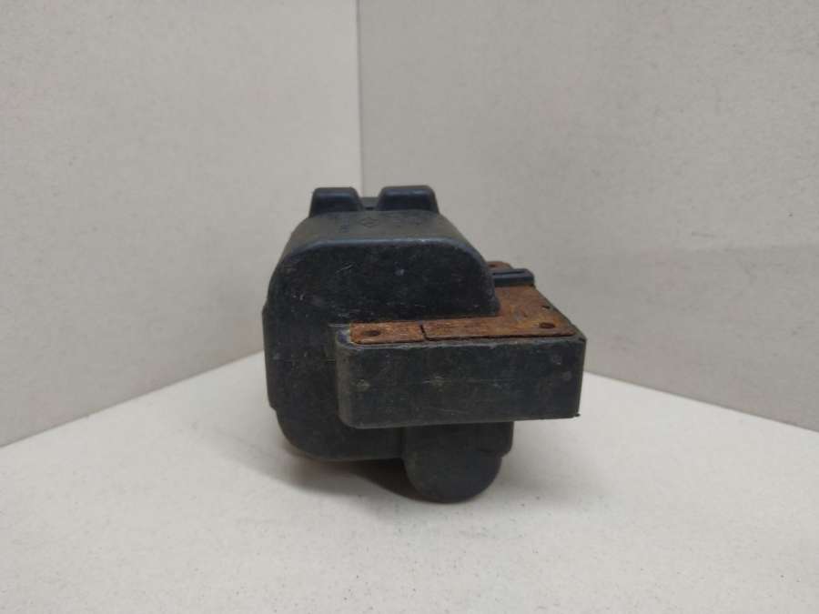 77008509992526111A Катушка зажигания Renault Megane 1998г. | Фото № 4 77008509992526111A Катушка зажигания Renault Megane 1998г. - Фото 4