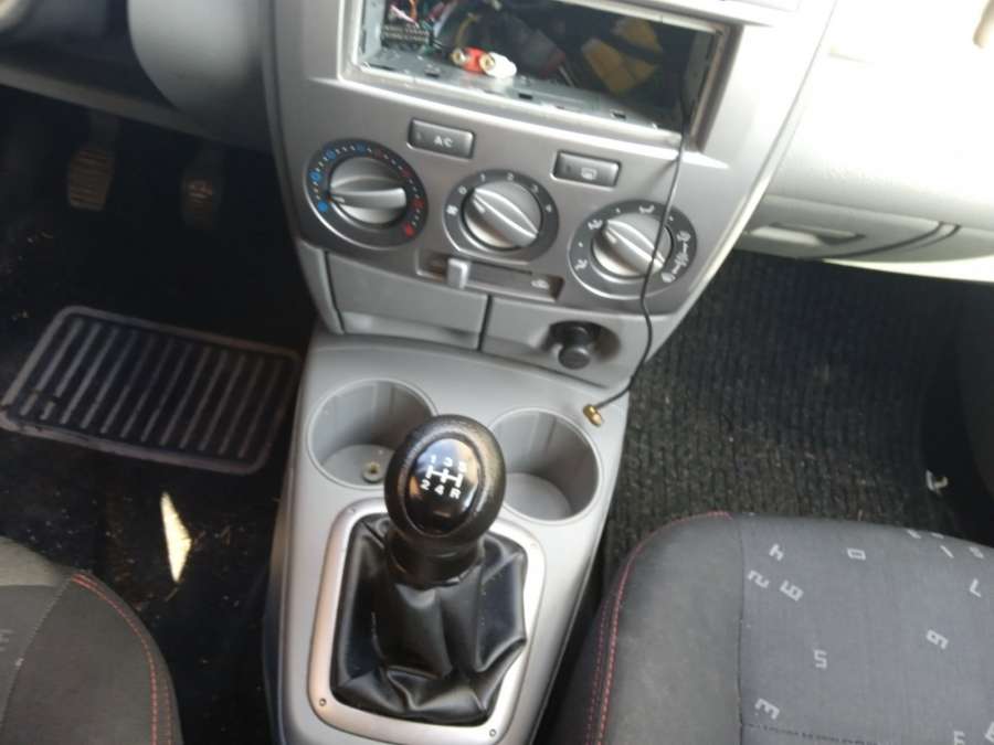 Ручка стеклоподъемника Mazda 2 DY (2003-2007) Хетчбэк 5дв. 2003г. | Фото № 12 Ручка стеклоподъемника Mazda 2 DY (2003-2007) Хетчбэк 5дв. 2003г. - Фото 12