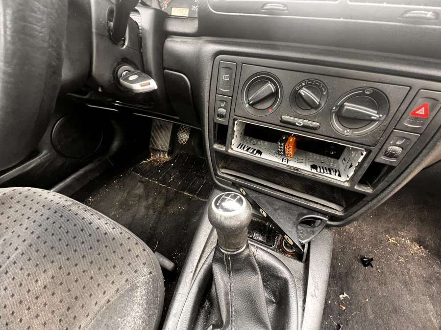 3B1837114 Ручка двери внутренняя передняя правая Volkswagen Passat 5 (1996-2000) Седан 1998г. | Фото № 11 3B1837114 Ручка двери внутренняя передняя правая Volkswagen Passat 5 (1996-2000) Седан 1998г. - Фото 11