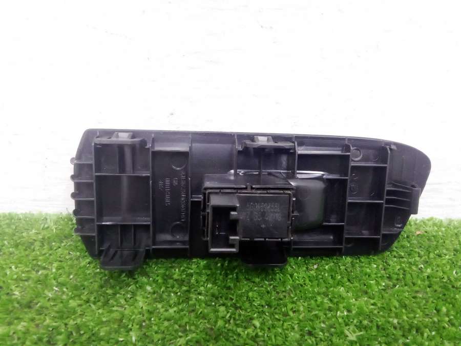 3CN867256 5G0959855C Кнопка стеклоподъемника  Volkswagen Atlas Джип 2019г. | Фото № 3  3CN867256 5G0959855C Кнопка стеклоподъемника  Volkswagen Atlas Джип 2019г. - Фото 3