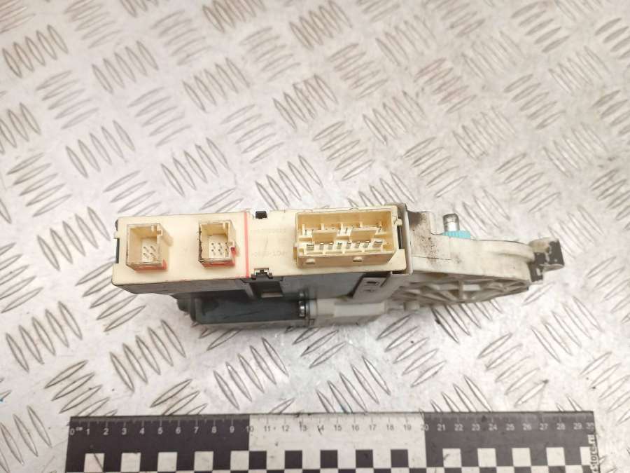 7746004902996395103997833102 Моторчик стеклоподъемника передний левый  Citroen C5 2002г. | Фото № 4  7746004902996395103997833102 Моторчик стеклоподъемника передний левый  Citroen C5 2002г. - Фото 4