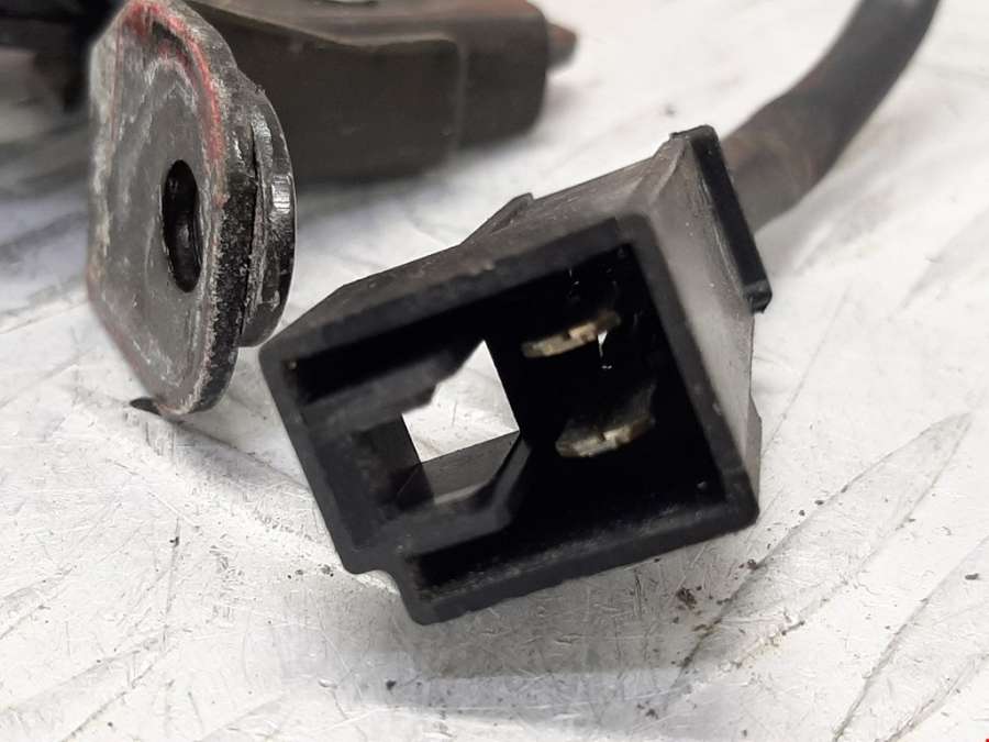 Замок крышки багажника Alfa Romeo 146 (930B) (1994-2001) Хетчбэк 5дв. 1998г. | Фото № 5 Замок крышки багажника Alfa Romeo 146 (930B) (1994-2001) Хетчбэк 5дв. 1998г. - Фото 5