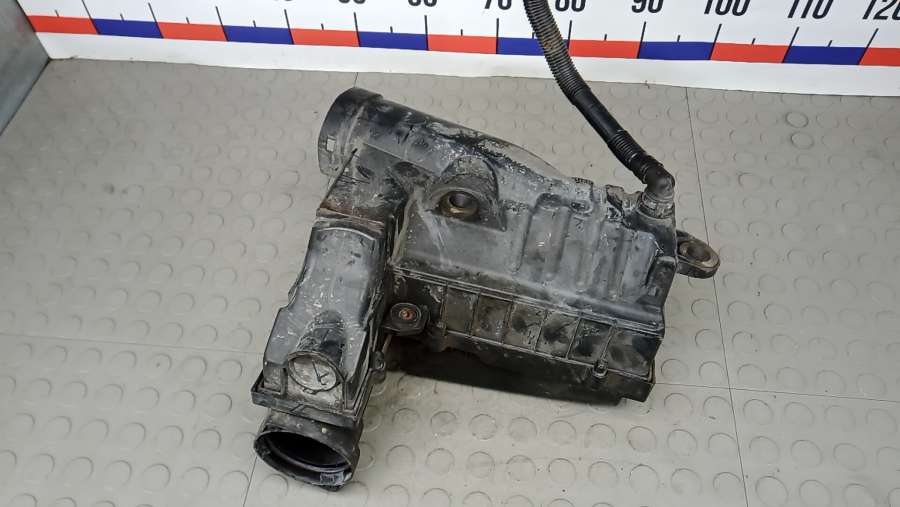 Корпус воздушного фильтра VOLKSWAGEN PASSAT B7 2011г. | Фото № 11 Корпус воздушного фильтра VOLKSWAGEN PASSAT B7 2011г. - Фото 11