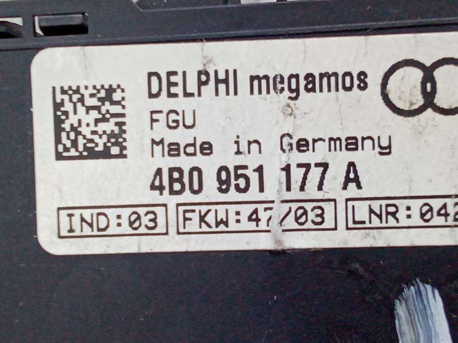 4B0951177A Датчик сигнализации Audi A6 C5 (S6,RS6) 2003г. | Фото № 5 4B0951177A Датчик сигнализации Audi A6 C5 (S6,RS6) 2003г. - Фото 5