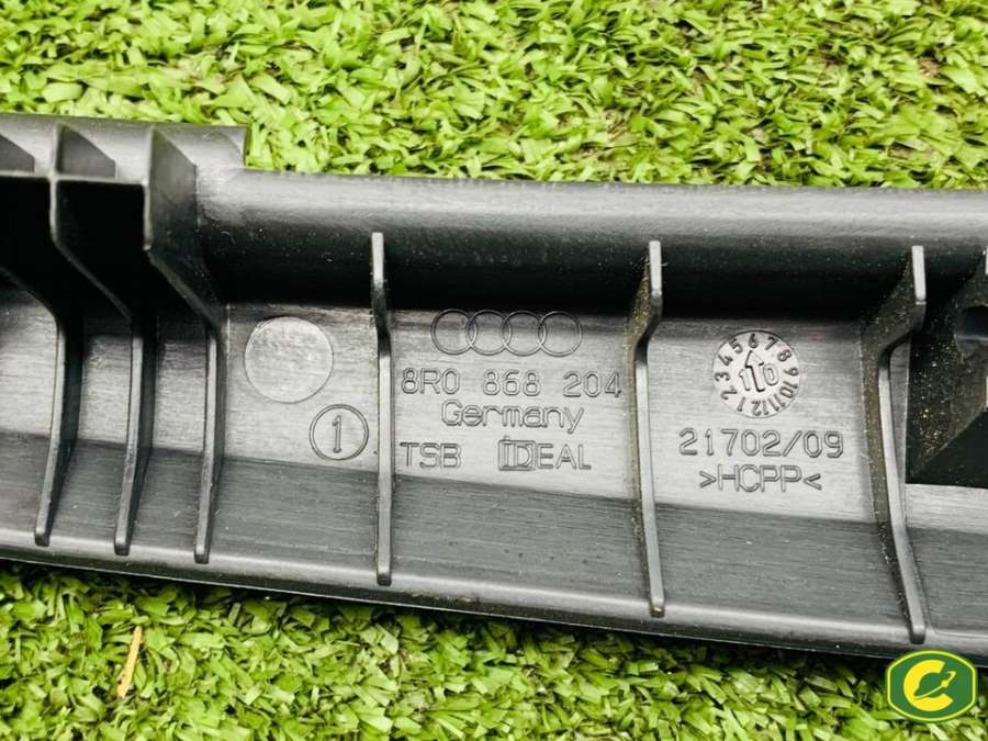 8R0868204 Обшивка стойки передней правой  Audi Q5 2010г. | Фото № 3  8R0868204 Обшивка стойки передней правой  Audi Q5 2010г. - Фото 3