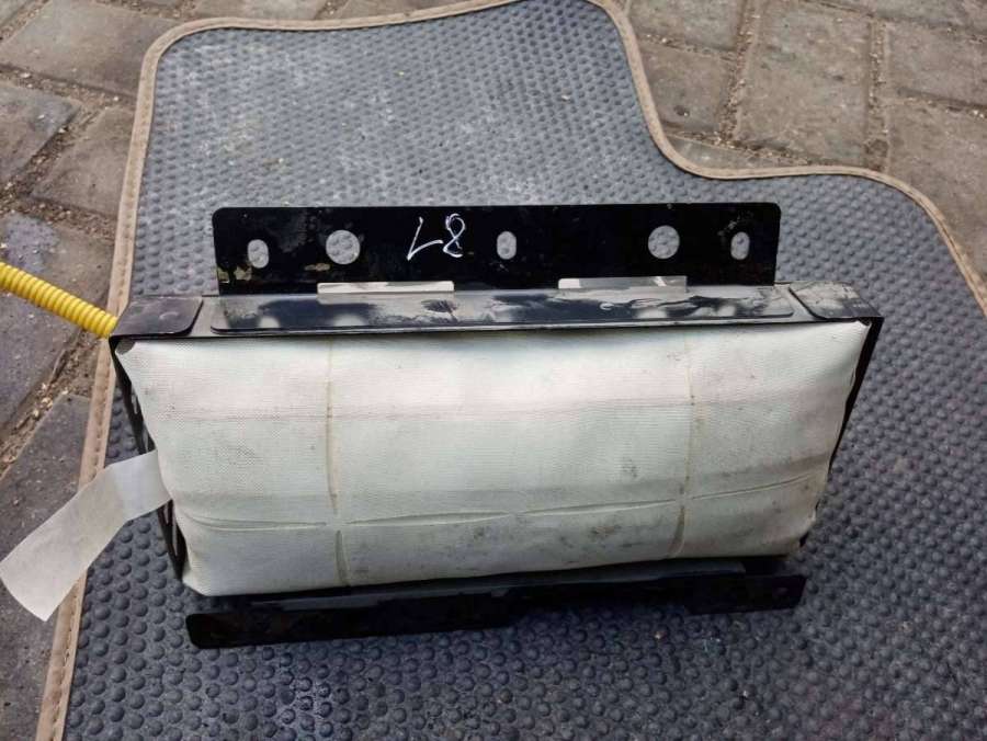 PH3021736691 Подушка безопасности коленная Hyundai Terracan внедорожник 2004г. | Фото № 1 PH3021736691 Подушка безопасности коленная Hyundai Terracan внедорожник 2004г. - Фото 1