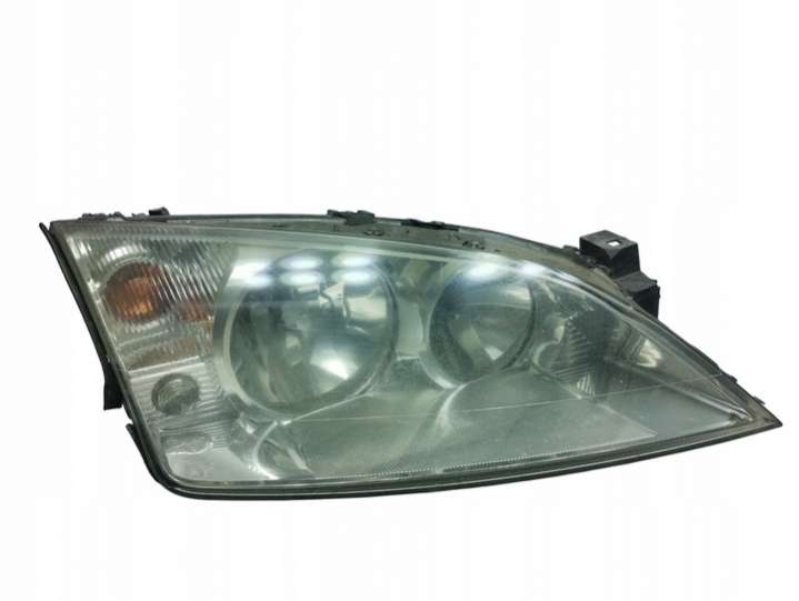 1S71-13005-AL Фара правая Ford Mondeo 3 поколение (2000-2003) 2000г. | Фото № 1 1S71-13005-AL Фара правая Ford Mondeo 3 поколение (2000-2003) 2000г. - Фото 1