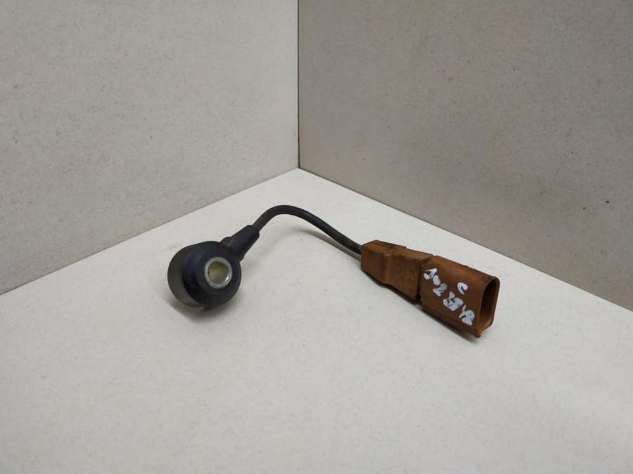 022905377B Датчик детонации Volkswagen Passat B6 седан 2008г. | Фото № 1 022905377B Датчик детонации Volkswagen Passat B6 седан 2008г. - Фото 1