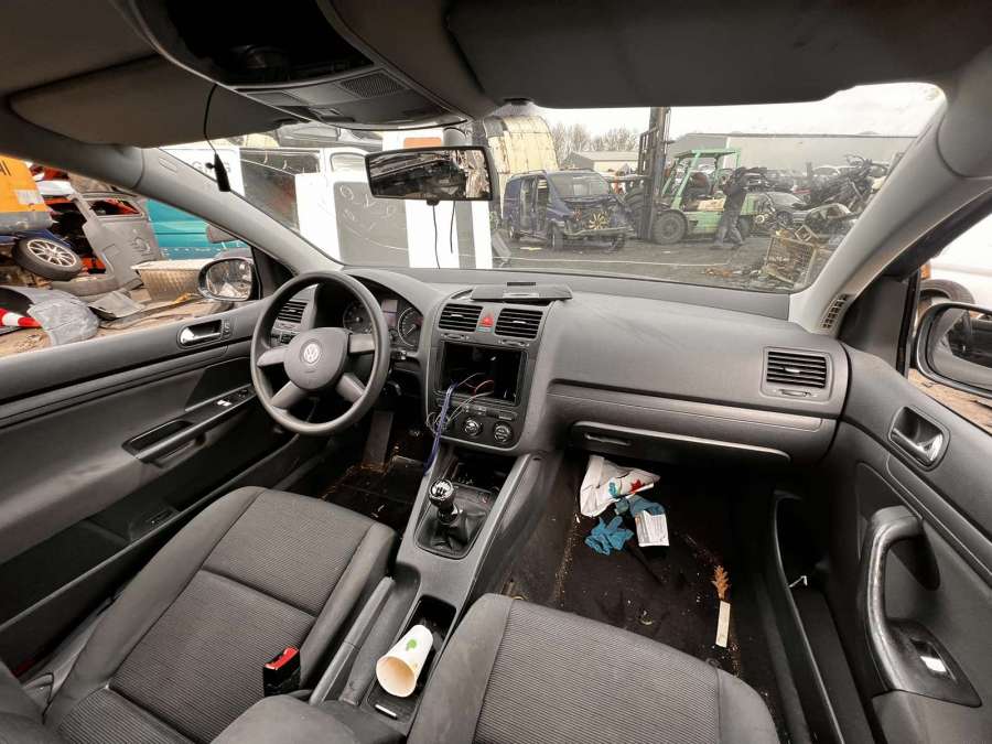 Суппорт передний левый Volkswagen Golf 5 (2003-2008) Хетчбэк 3дв. 2003г. | Фото № 13 Суппорт передний левый Volkswagen Golf 5 (2003-2008) Хетчбэк 3дв. 2003г. - Фото 13