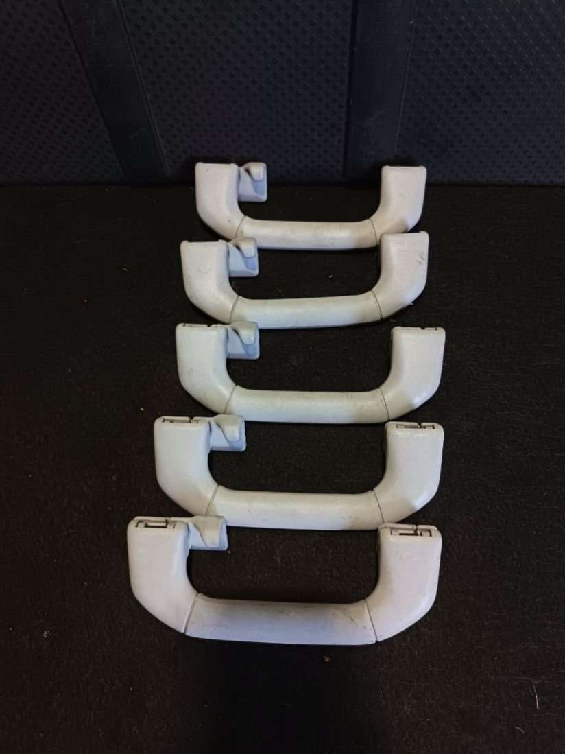 Ручка внутренняя потолочная Volkswagen Sharan 1 2006г. | Фото № 1 Ручка внутренняя потолочная Volkswagen Sharan 1 2006г. - Фото 1