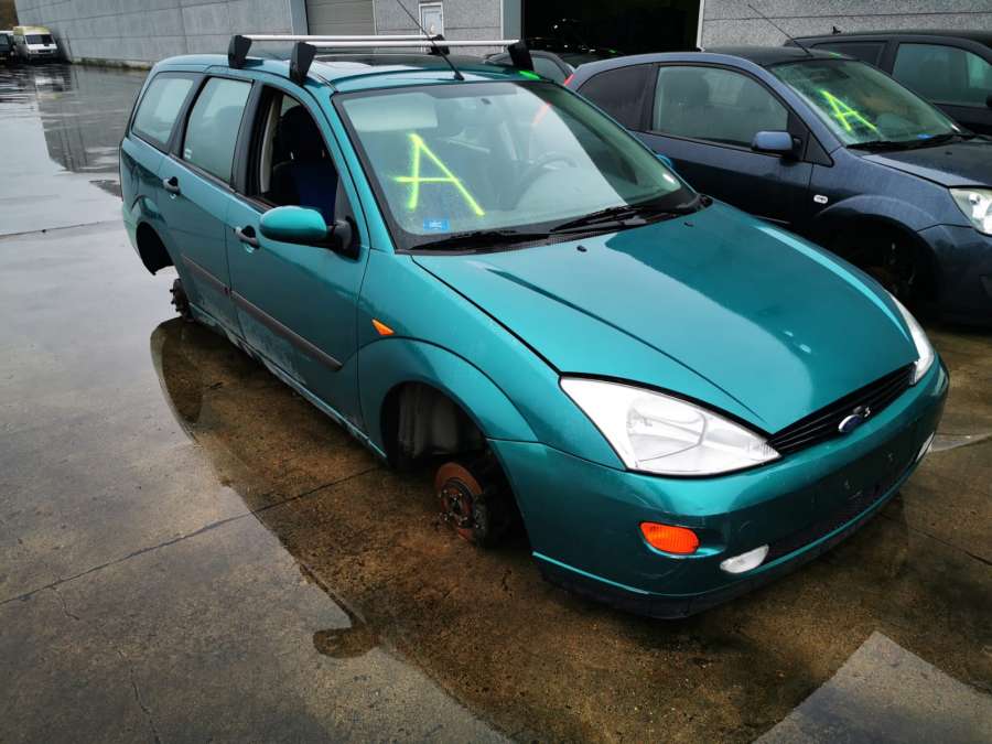 98ABA046A04ACW Накладка декоративная на торпедо Ford Focus 1 (1998-2005) Универсал 1999г. | Фото № 5 98ABA046A04ACW Накладка декоративная на торпедо Ford Focus 1 (1998-2005) Универсал 1999г. - Фото 5