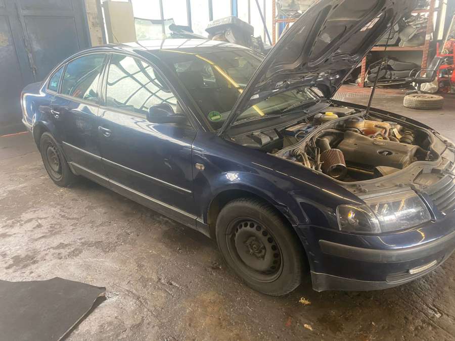 Ручка двери внутренняя задняя левая Volkswagen Passat 5 (1996-2000) Седан 1998г. | Фото № 12 Ручка двери внутренняя задняя левая Volkswagen Passat 5 (1996-2000) Седан 1998г. - Фото 12