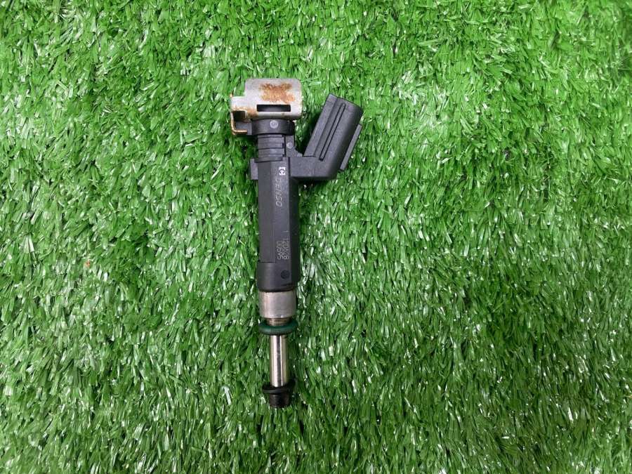 166001KT0A Форсунка топливная  Nissan Juke YF15 F15 2013г. | Фото № 1  166001KT0A Форсунка топливная  Nissan Juke YF15 F15 2013г. - Фото 1