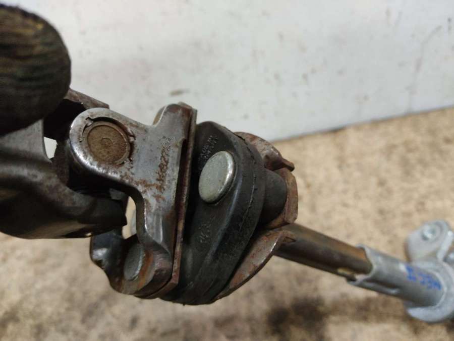 Рулевой карданчик Renault Megane 2 2003г. | Фото № 5 Рулевой карданчик Renault Megane 2 2003г. - Фото 5