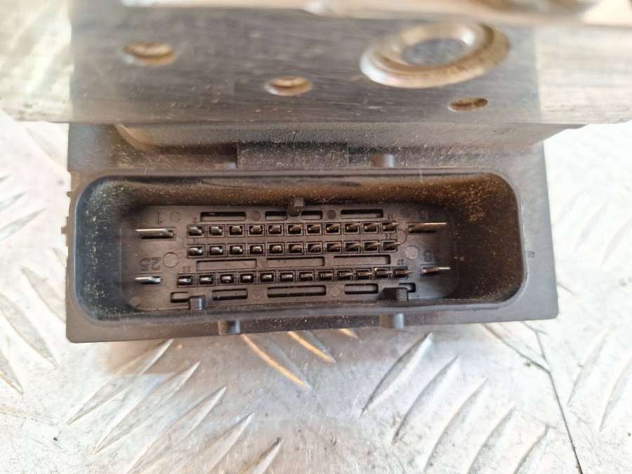 02652360120265950489 Блок ABS  BMW X3 E83 E83 2007г. | Фото № 8  02652360120265950489 Блок ABS  BMW X3 E83 E83 2007г. - Фото 8