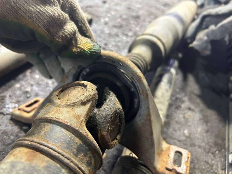 Карданный вал Mercedes E W210 Седан 1997г. | Фото № 6 Карданный вал Mercedes E W210 Седан 1997г. - Фото 6