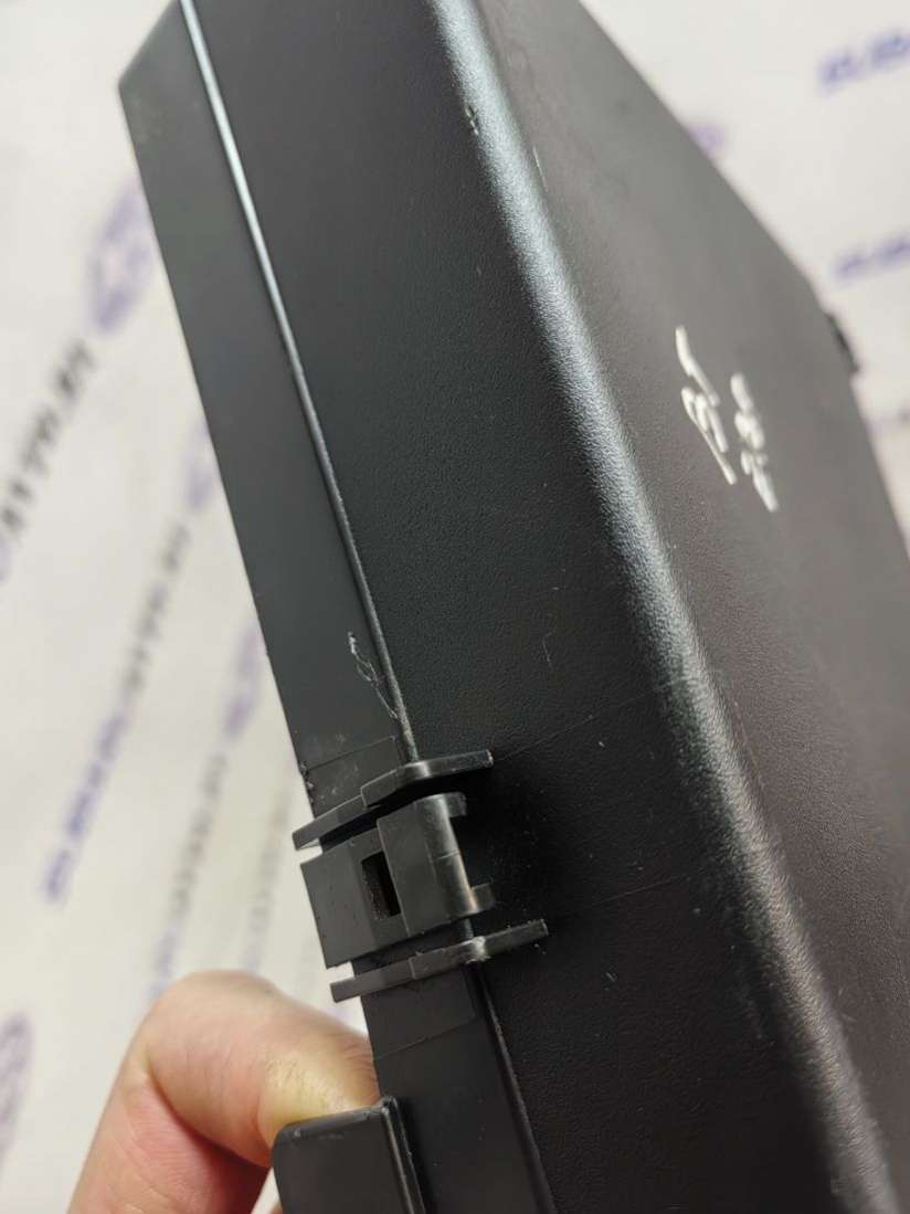 Крышка блока предохранителей Subaru Outback 6 2021г. | Фото № 4 Крышка блока предохранителей Subaru Outback 6 2021г. - Фото 4