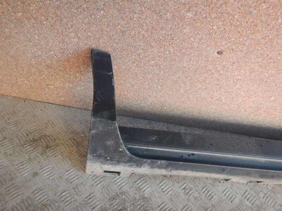 CV44S10154AC Накладка порога наружная правая  Ford Kuga 0000г. | Фото № 2  CV44S10154AC Накладка порога наружная правая  Ford Kuga 0000г. - Фото 2